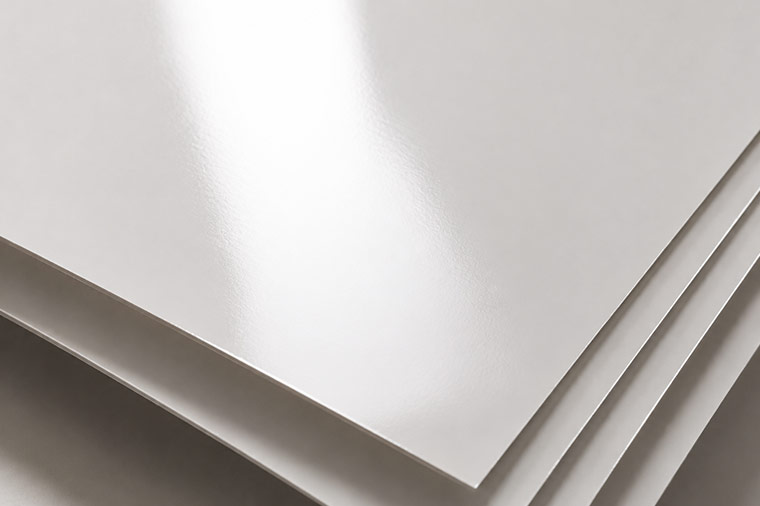 Glänzendes Papier